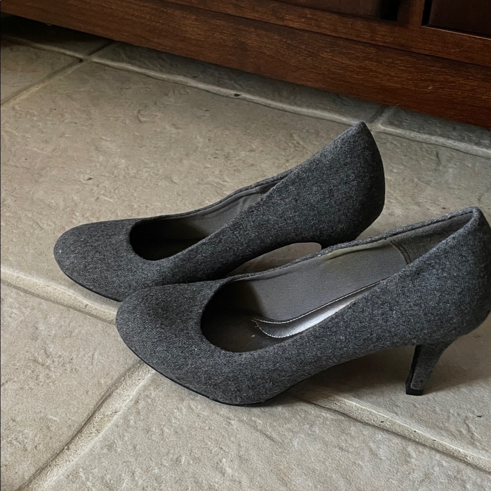 Comfort Plus by Predictions Gray Heels